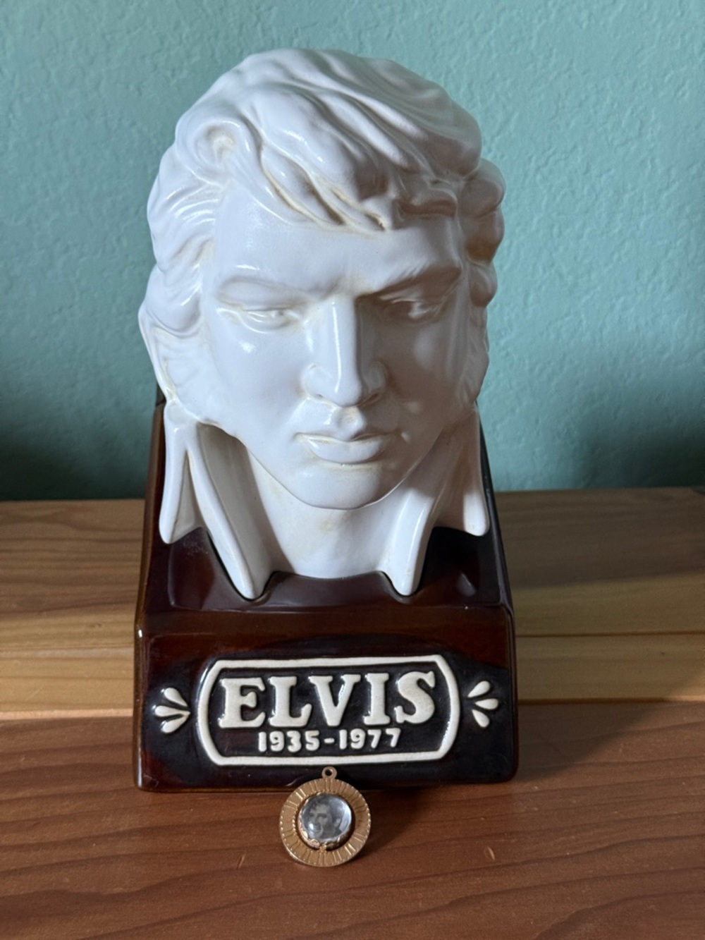 Elvis Presley McCormick Decanter 1977 Porcelain Bust + Pendant